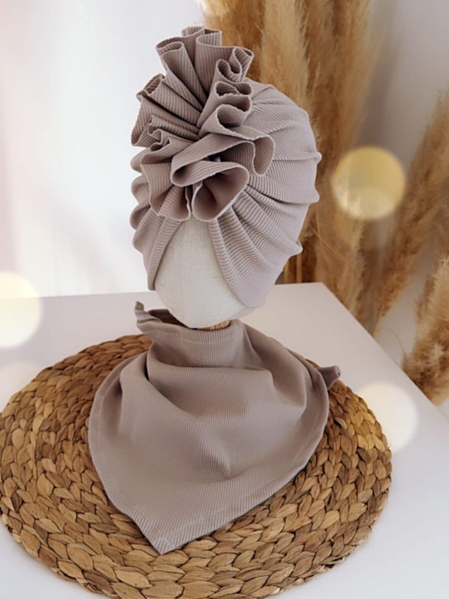 Komplet prążkowany turban z falbaną i chusta (sandy)